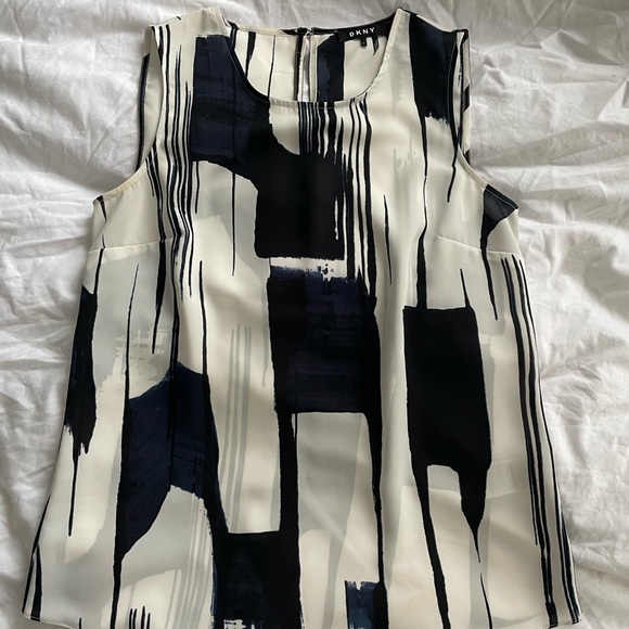 EUC DKNY Women’s sleeveless printed blouse - Sz Small - Picture 1 of 3